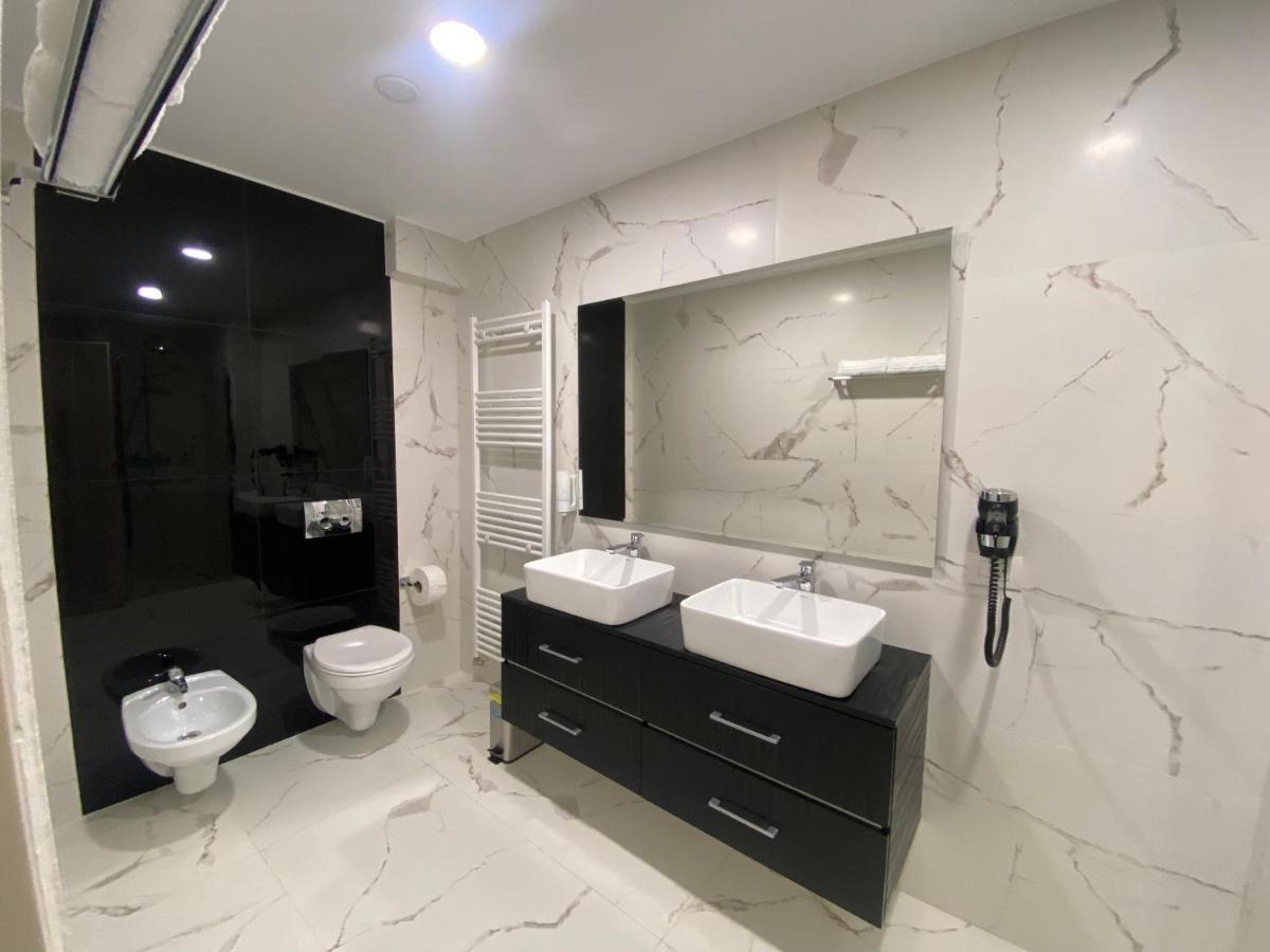 Ocaua Lui Cuza Hotel Tecuci Bagian luar foto