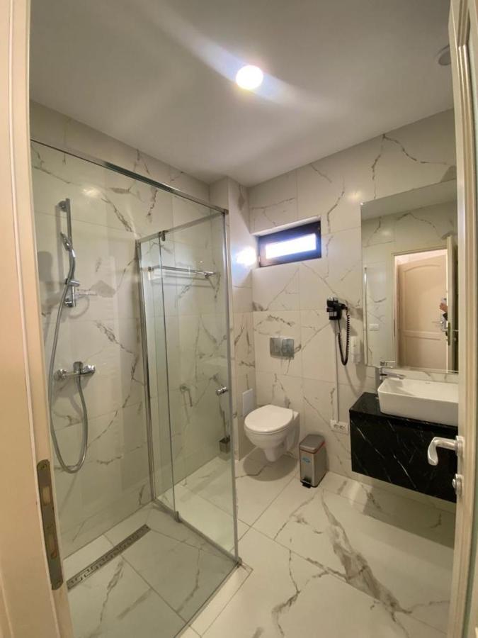 Ocaua Lui Cuza Hotel Tecuci Bagian luar foto