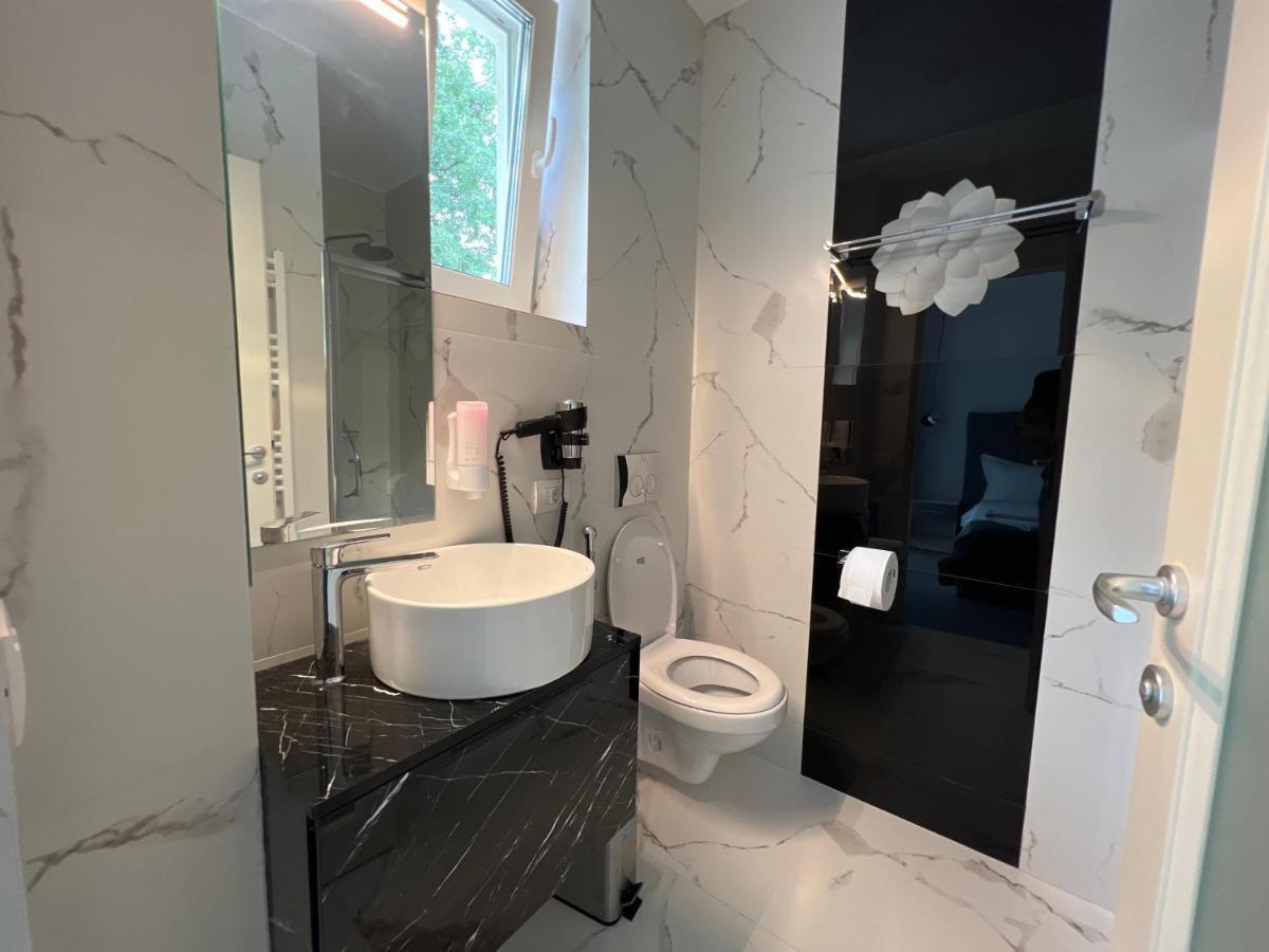 Ocaua Lui Cuza Hotel Tecuci Bagian luar foto